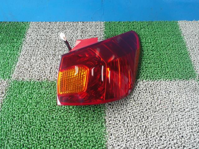 【中古】中古部品 カルディナ AZT246W 右ﾃｰﾙﾗﾝﾌﾟ 【3330440100-001388672015500】