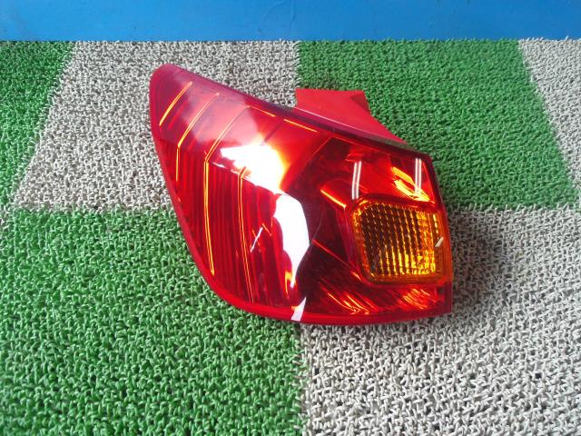 【中古】中古部品 カルディナ AZT246W 左ﾃｰﾙﾗﾝﾌﾟ 【3330440100-001388672115600】