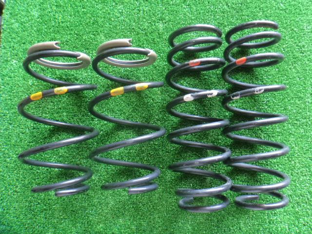 【中古】中古部品 ワゴンＲ MH21S ｽﾌﾟﾘﾝｸﾞｾｯﾄ 【3330450100-001358198557900】