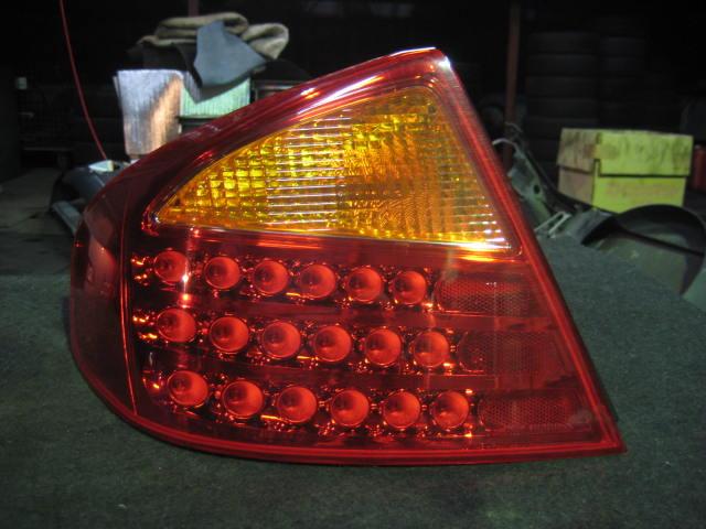 【中古】中古部品 スカイライン V35 左テールランプ 【3330450100-000964365415600】
