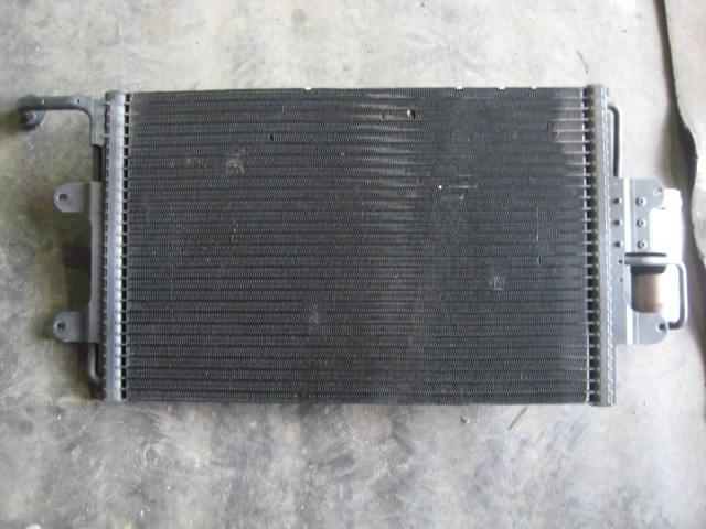 【中古】中古部品 VW ゴルフ 1JAEH ｺﾝﾃﾞﾝｻｰ 【3330450100-000935670960600】