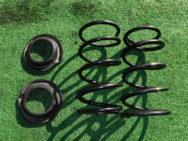 【中古】中古部品 パッソ KGC35 ﾘｱｽﾌﾟﾘﾝｸﾞｾｯﾄ 【3330450100-001584754051400】