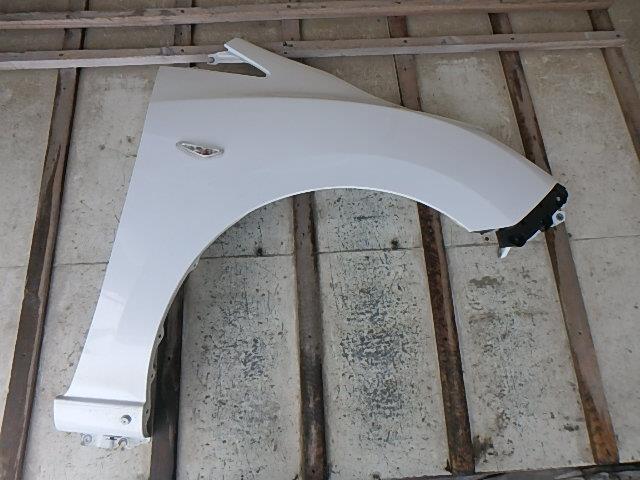 【中古】中古部品 ラフェスタ CWEAWN 右フロントフェンダー 【3330450100-211119000510600】