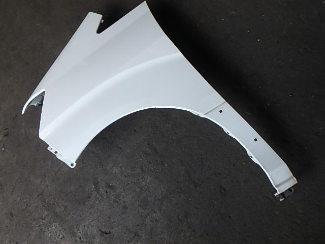【中古】中古部品 アルファード ANH15W 左ﾌﾛﾝﾄﾌｪﾝﾀﾞｰ 【3330450100-001261102210700】