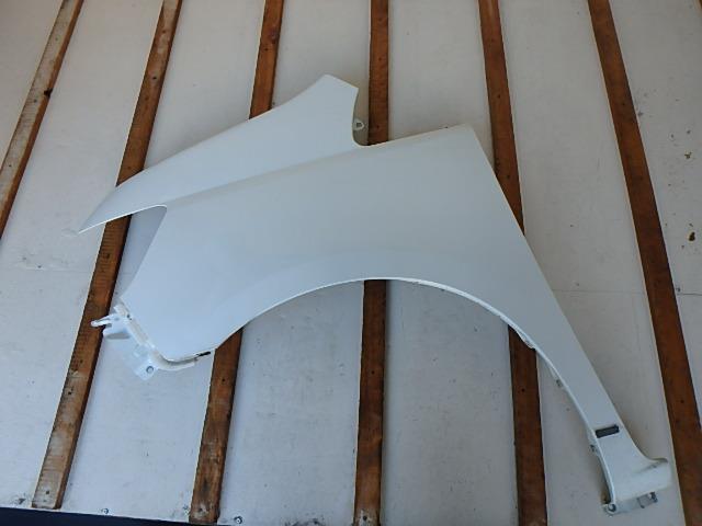 【中古】中古部品 セレナ NC25 左ﾌﾛﾝﾄﾌｪﾝﾀﾞｰ 【3330450100-001313648910700】