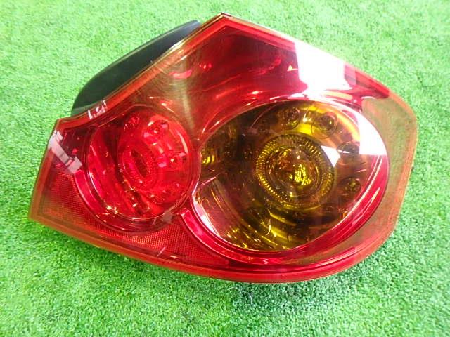 【中古】中古部品 スカイライン NV36 右ﾃｰﾙﾗﾝﾌﾟ 【3330450100-001449259415500】