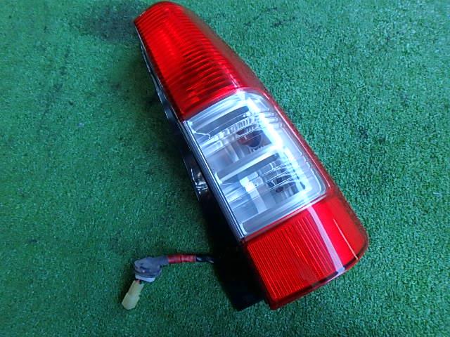 【中古】中古部品 ワゴンＲ MH21S 右ﾃｰﾙﾗﾝﾌﾟ 【3330450100-001534151415500】