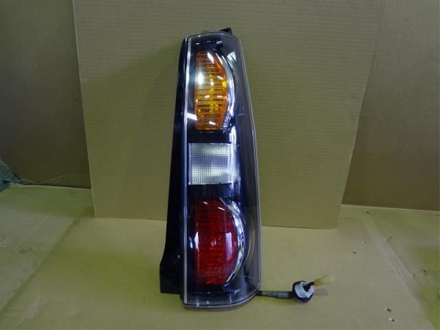 【中古】中古部品 ワゴンＲ MH21S 右ﾃｰﾙﾗﾝﾌﾟ 【3330460100-001525131115500】