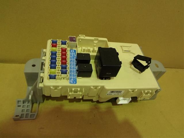 【中古】中古部品 アルト HA24S ﾋｭｰｽﾞﾎﾞｯｸｽ 【3330460100-001586898567800】