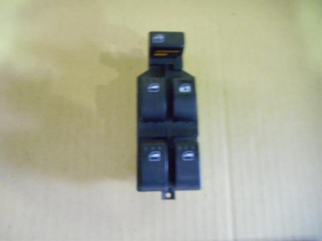 【中古】中古部品 パッソ QNC10 ﾊﾟﾜｰｳｲﾝﾄﾞｳｽｲｯﾁ 【3330460100-001451828561900】
