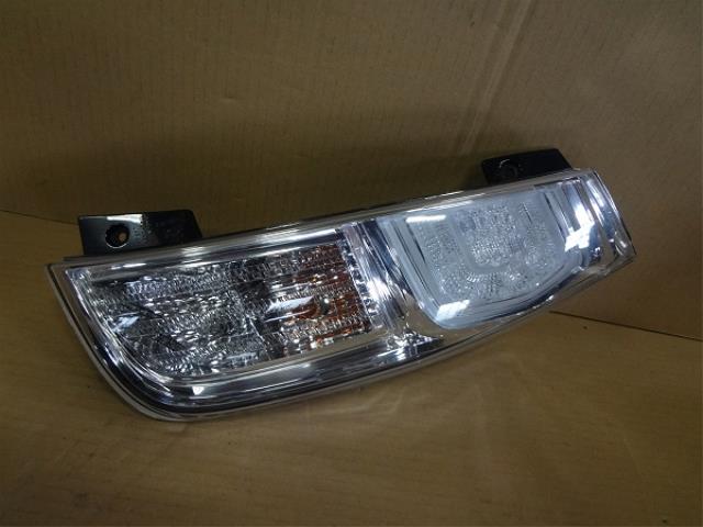 【中古】中古部品 デイズルークス B21A 右ﾃｰﾙﾗﾝﾌﾟ 【3330460100-001675259815500】