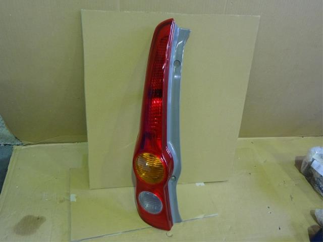 【中古】中古部品 ミラ L275S 左ﾃｰﾙﾗﾝﾌﾟ 【3330460100-001525160015600】
