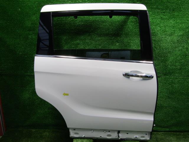 【中古】中古部品 オデッセイ RC1 右ﾘｱﾄﾞｱ 【3330200100-210172000013300】 36,108円