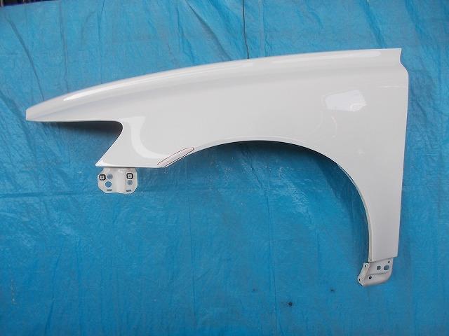 【中古】中古部品 ボルボ 40シリーズ MB5244 左ﾌﾛﾝﾄﾌｪﾝﾀﾞｰ 【3330510100-001639063310700】