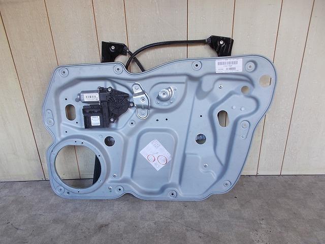 中古部品 VW ゴルフトゥーラン 1TBMY 右フロントドアレギュレータ・モーター