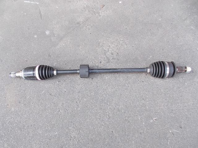 【中古】中古部品 アルト HA36V 右ﾌﾛﾝﾄﾄﾞﾗｲﾌﾞｼｬﾌﾄ 【3330510100-001510811242100】