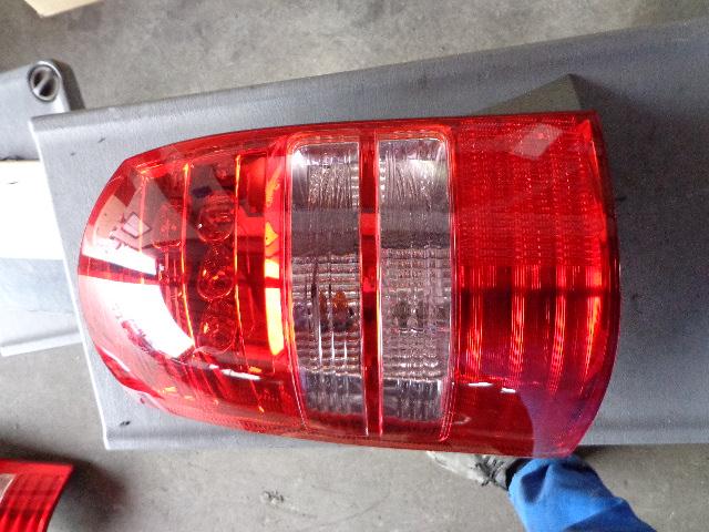 【中古】中古部品 ウィッシュ ZNE10G 左ﾃｰﾙﾗﾝﾌﾟ 【3340080100-000985791415600】