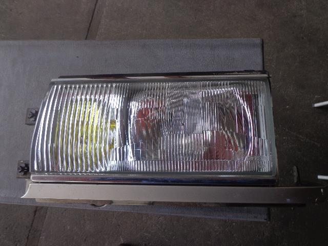 【中古】中古部品 セドリック Y31 左ﾍｯﾄﾞﾗﾝﾌﾟ 【3340080100-001220279010900】
