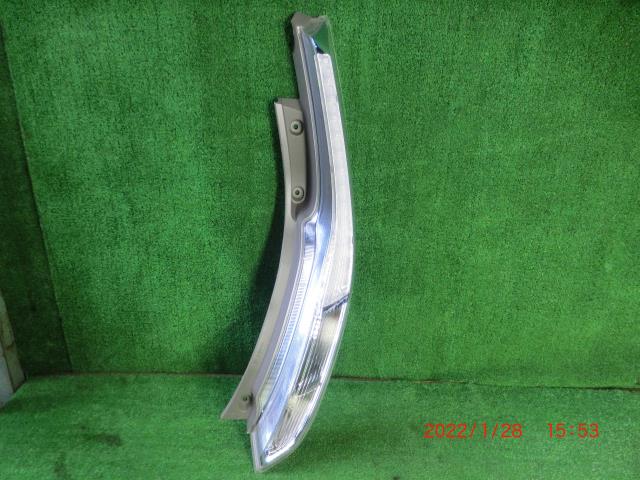 【中古】中古部品 リーフ ZE0 右ﾃｰﾙﾗﾝﾌﾟ 【3260070000-220127000615500】