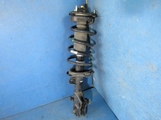 【中古】中古部品 ステップワゴン RG1 右フロントストラット 【3330900100-001683838150110】
