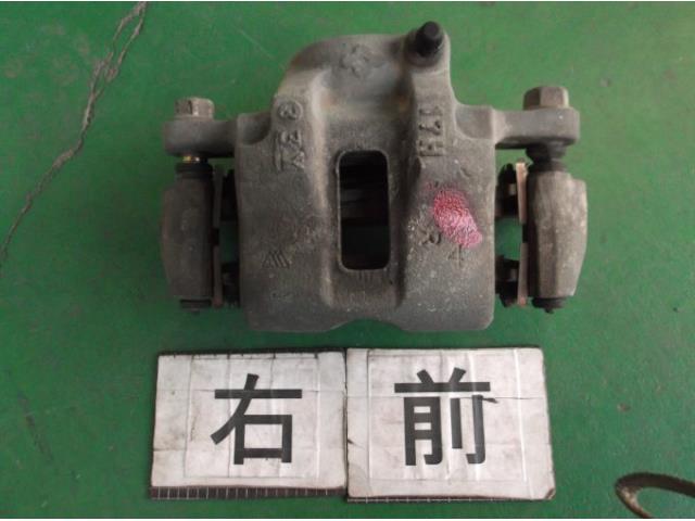 【中古】中古部品 ファーゴ WFR12FV 右ﾌﾛﾝﾄｷｬﾘﾊﾟｰ 【3330900100-001213035544330】