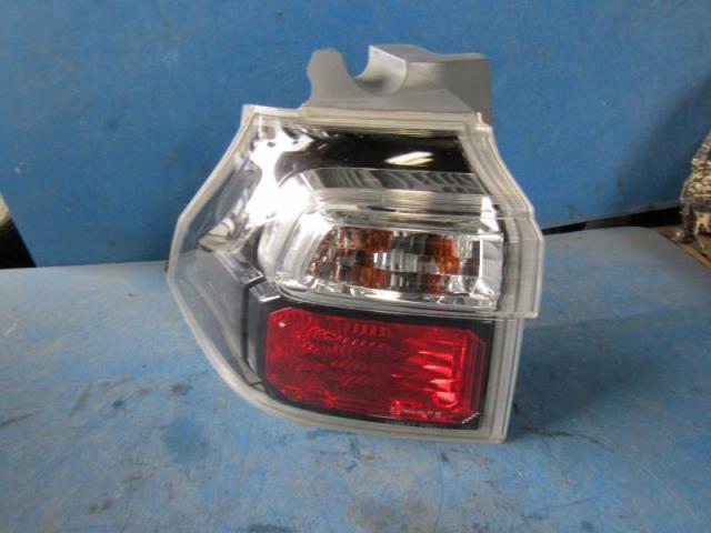 【中古】中古部品 ステップワゴン RG2 左ﾃｰﾙﾗﾝﾌﾟ 【3330900100-001585852015600】