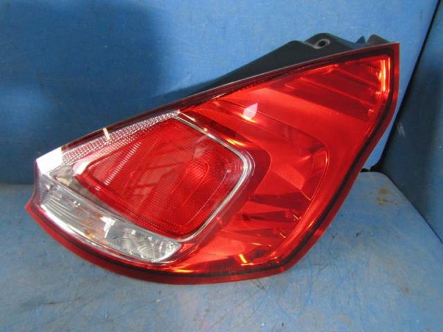 【中古】中古部品 フォード フィエスタ WF0SFJ 右ﾃｰﾙﾗﾝﾌﾟ 【3330900100-001675206115500】