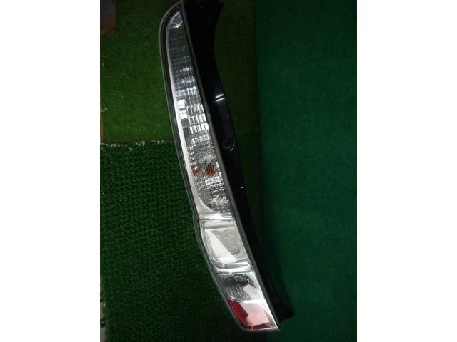 【中古】中古部品 ステラ LA110F 左ﾃｰﾙﾗﾝﾌﾟ 【3330370100-001603793515600】