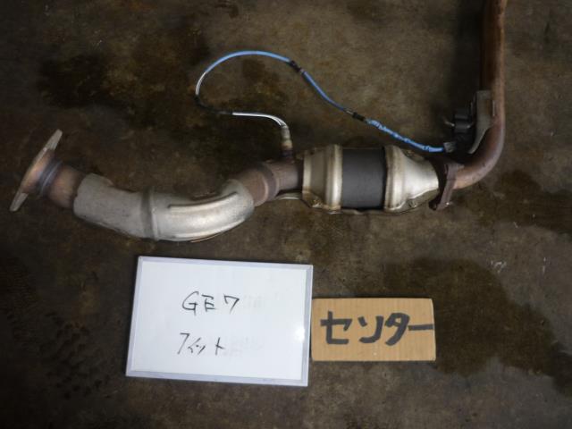 【中古】中古部品 フィット GE7 ｴｷｿﾞｰｽﾄｾﾝﾀｰﾏﾌﾗｰ 【3330370100-001664537322300】