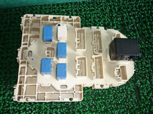 【中古】中古部品 ＳＸ４ YB11S ﾋｭｰｽﾞﾎﾞｯｸｽ 【3330370100-001669642667800】 12,430円
