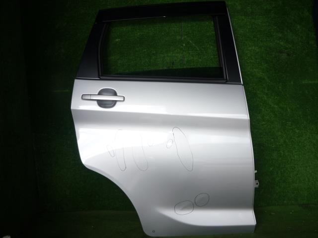 【中古】中古部品 デイズ B21W 右ﾘｱﾄﾞｱ 【3330370100-001682367113300】