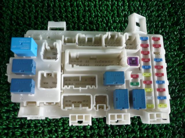 【中古】中古部品 キャロル HB35S ﾋｭｰｽﾞﾎﾞｯｸｽ 【3330370100-001584978067800】 12,430円