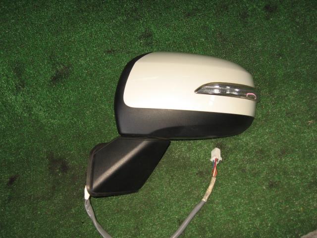 【中古】中古部品 ステラ LA100F 左ｻｲﾄﾞﾐﾗｰ 【3340240100-001358039313600】