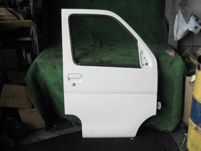 【中古】中古部品 ハイゼットアトレ S330G 右ﾌﾛﾝﾄﾄﾞｱ 【3340240100-001526268413100】