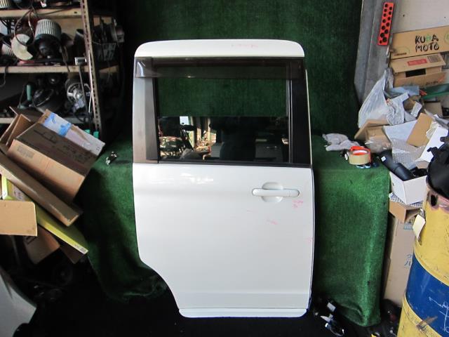 【中古】中古部品 ルークス ML21S 右ﾘｱﾄﾞｱ 【3340240100-001577797113300】