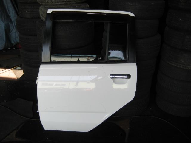【中古】中古部品 キューブ Z10 左ﾘｱﾄﾞｱ 【3340240100-000836438813400】