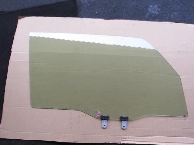 【中古】中古部品 ラパン HE33S 右ﾌﾛﾝﾄﾄﾞｱｶﾞﾗｽ 【3340240100-001667330513130】