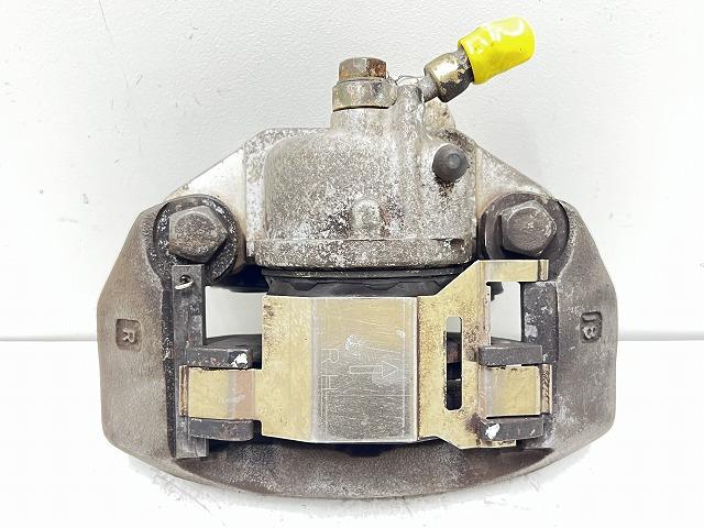 【中古】中古部品 サンバー KV3 右ﾌﾛﾝﾄｷｬﾘﾊﾟｰ 【3310070100-000334351944330】