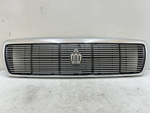 【中古】中古部品 クラウンマジェスタ UZS141 ラジエータグリル 【3310070100-000191234410400】|e-cleマート
