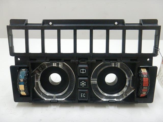 【中古】中古部品 ベンツ Eクラス 124083 A/Cｽｲｯﾁﾊﾟﾈﾙ 【3310070100-000485445760900】