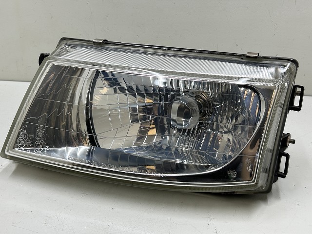 【中古】中古部品 シャリオ N33W 左ﾍｯﾄﾞﾗﾝﾌﾟ 【3310070100-000437073410900】