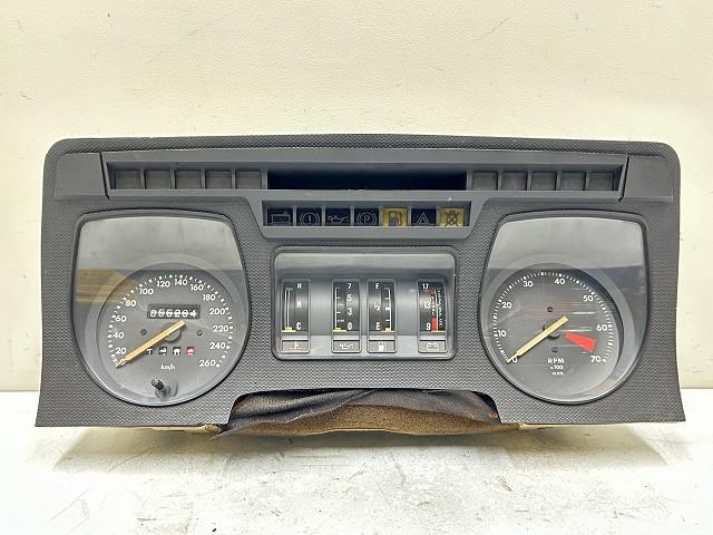 【中古】中古部品 ジャガー XJシリーズ JEW スピードメーター 【3310070100-000624130961400】