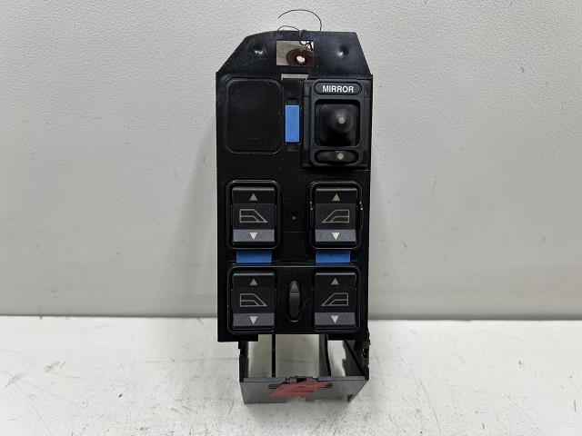 【中古】中古部品 ジャガー XJシリーズ JLG ﾊﾟﾜｰｳｲﾝﾄﾞｳｽｲｯﾁ 【3310070100-000364673161900】