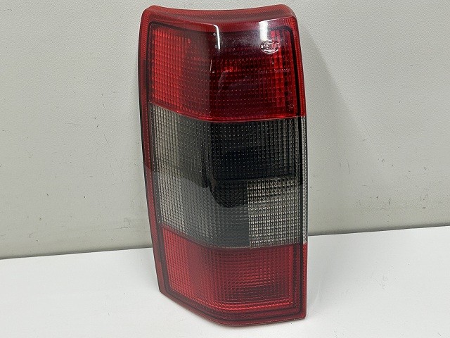 【中古】中古部品 オペル オメガ XF250W 左ﾃｰﾙﾗﾝﾌﾟ 【3310070100-000525735015600】