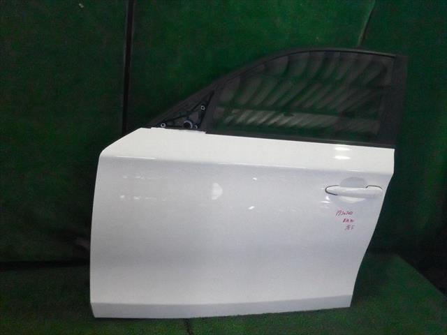 【中古】中古部品 BMW 1シリーズ UF16 左ﾌﾛﾝﾄﾄﾞｱ 【3330240100-000173034213200】