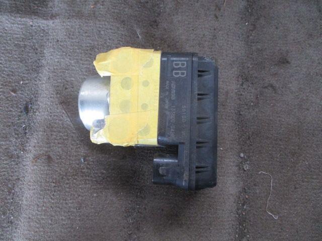 【中古】中古部品 ジムニー JB23W ABSｱｸﾁｭｴｰﾀｰ 【3330220100-001698995742500】