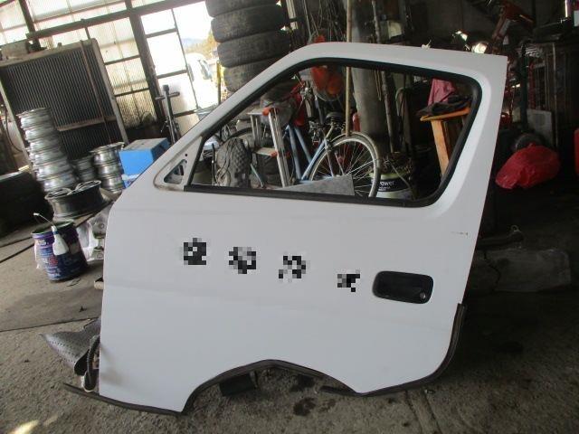 【中古】中古部品 キャラバン VWME25 左ﾌﾛﾝﾄﾄﾞｱ 【3330220100-001667445313200】