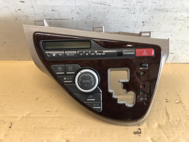 【中古】中古部品 アイシス ANM15W A/Cｽｲｯﾁﾊﾟﾈﾙ 【3330430100-001534837760900】