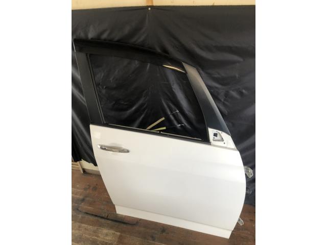 【中古】中古部品 ビアンテ CCEAW 右ﾌﾛﾝﾄﾄﾞｱ 【3330430100-001674768213100】 14,964円