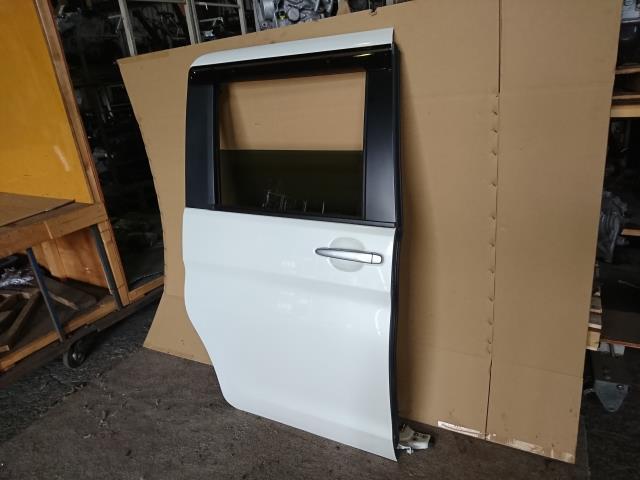 【中古】中古部品 タント LA610S 右ﾘｱﾄﾞｱ 【3330960100-001616939313300】｜e-cleマート 17,582円